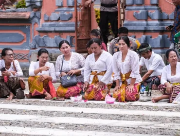 Desa Tommo di Mamuju siap bersinar sebagai desa wisata berbasis budaya dan spiritual. Tradisi Ogoh-ogoh dan Ngaben massal jadi magnet baru, diperkuat dukungan Wamenpar untuk mewujudkan destinasi berkelanjutan dan harmonis. foto: Dok Kemenpar