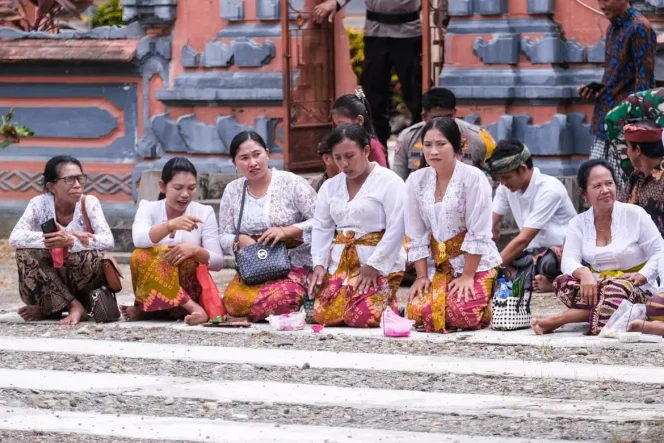 
					Desa Tommo di Mamuju siap bersinar sebagai desa wisata berbasis budaya dan spiritual. Tradisi Ogoh-ogoh dan Ngaben massal jadi magnet baru, diperkuat dukungan Wamenpar untuk mewujudkan destinasi berkelanjutan dan harmonis. foto: Dok Kemenpar
