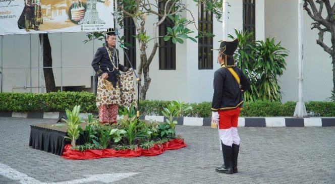 
					Loman Park Hotel rayakan HUT RI ke-80 dengan upacara bernuansa Kerajaan Yogyakarta, menghadirkan prosesi adat Jawa penuh makna dan kebersamaan. Foto: istimewa