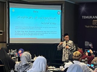 Golden Shift Masterclass hadir di Yogyakarta, mengupas makna Asma’ul Husna untuk penyembuhan batin dan penguatan spiritual bersama Gus Salam YS. Foto: Dok AHQ